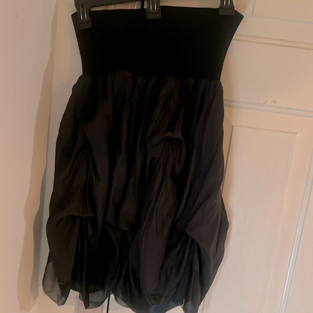 Black ruffle skirt in black